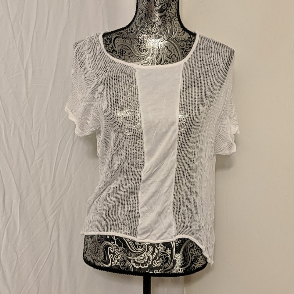 ✨5/$25✨ Trouve mesh panel t shirt
